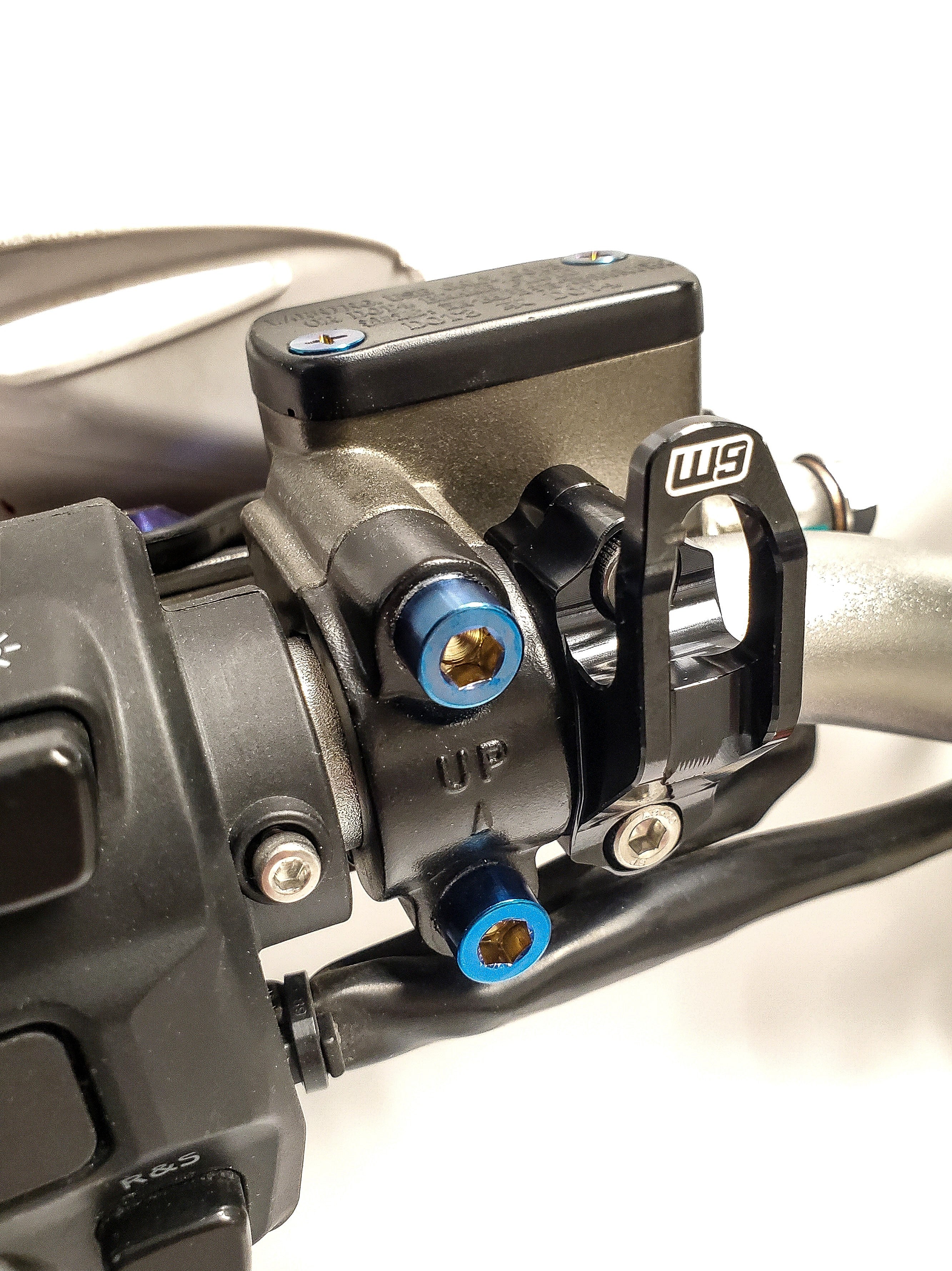 HELMET HOOK (Collective)